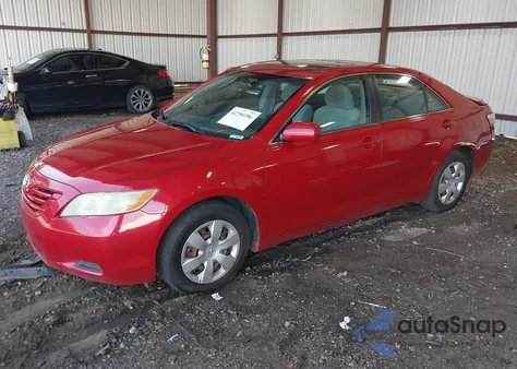 2007 Toyota Camry Le z USA, uszkodzony, nr VIN 4T1BE46K17U072849